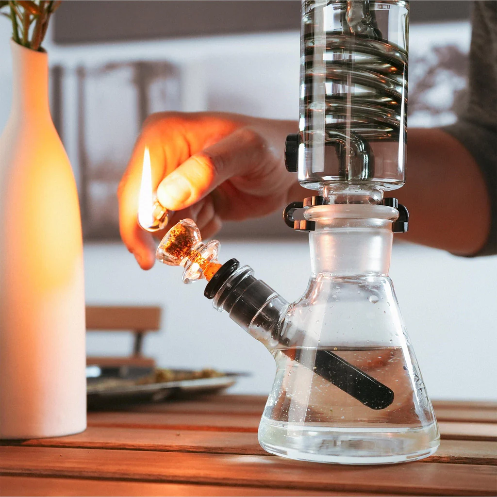 Dabbing concentrate with banger